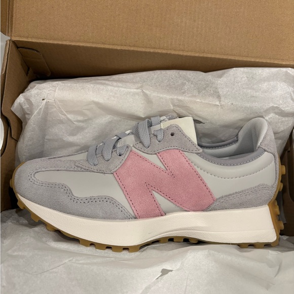 NEW BALANCE 327 IN RAINCLOUD/PINK TAFFY COMBO🌧️🍬🩶🩷 - Picture 8 of 13